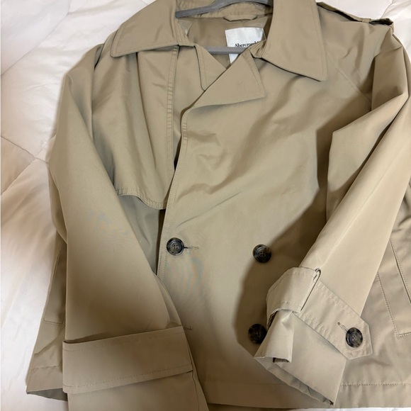 Abercrombie & Fitch Women's Beige Trench Coat - Picture 2 of 6